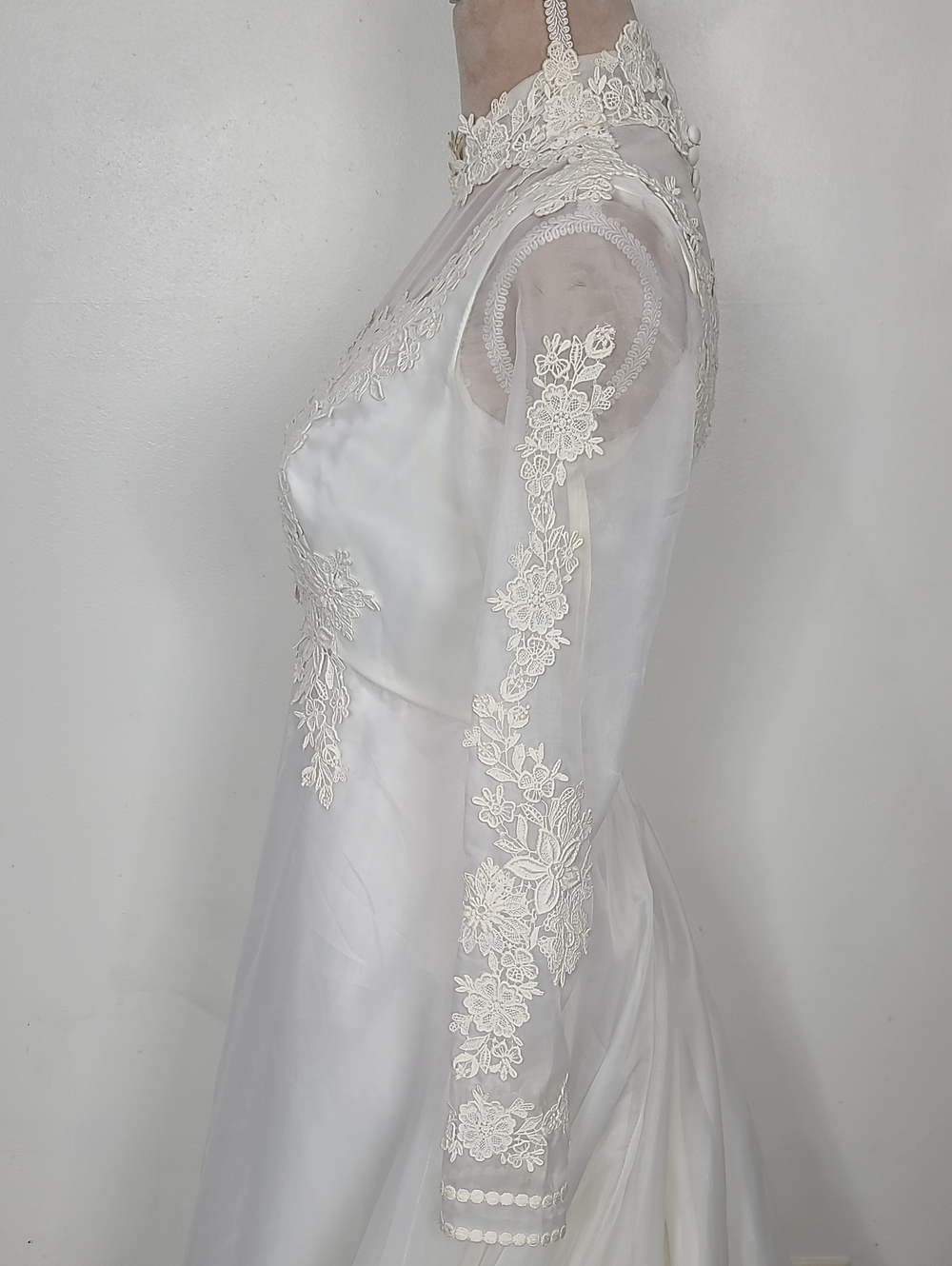 Vtg 70s Bridal Originals White Lace Modest Long-Sleeve A-Line Wedding Dress 8 - Picture 9 of 16